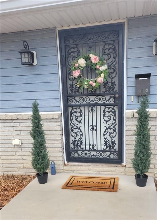 1208 Red Bridge Rd, Kansas City, MO 64131