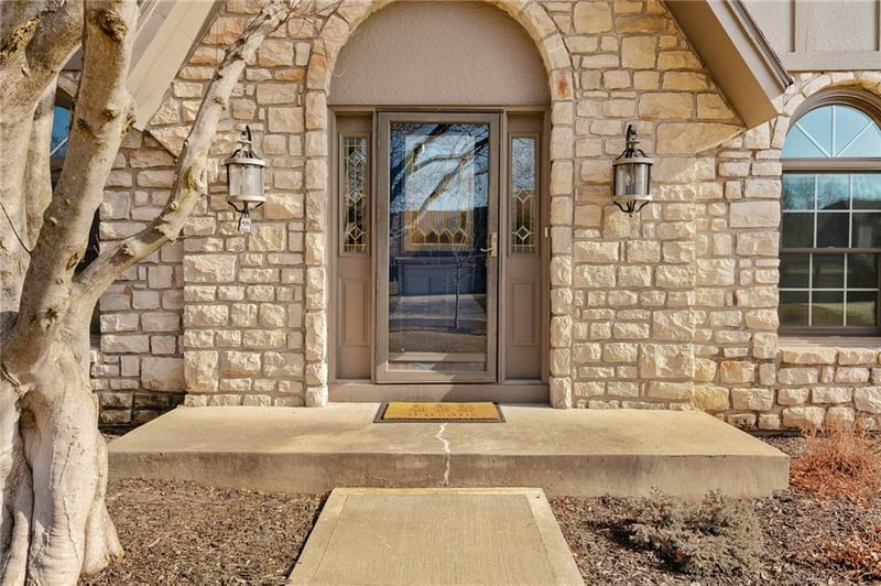 10405 King St, Overland Park, KS 66214