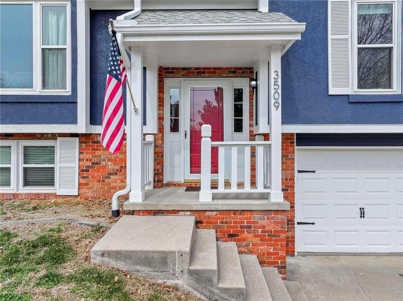 3509 Robin Ln, St Joseph, MO 64506