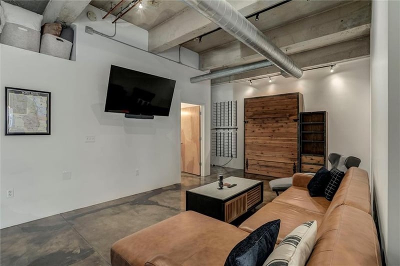 360 Pershing Rd #230, Kansas City, MO 64108