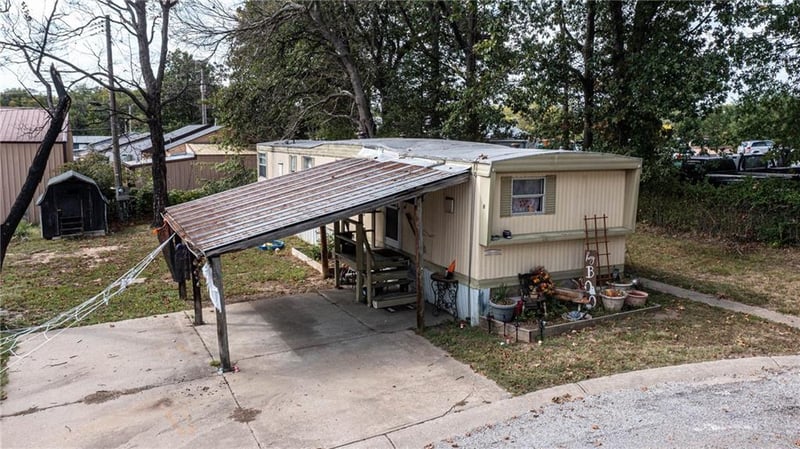 317 A Hale Lake Rd, Warrensburg, MO 64093