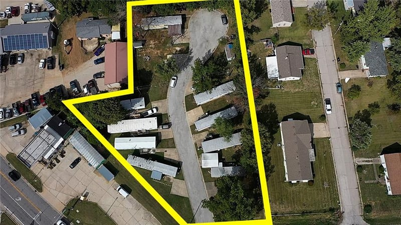 317 A Hale Lake Rd, Warrensburg, MO 64093