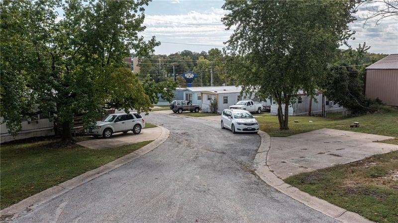 317 A Hale Lake Rd, Warrensburg, MO 64093