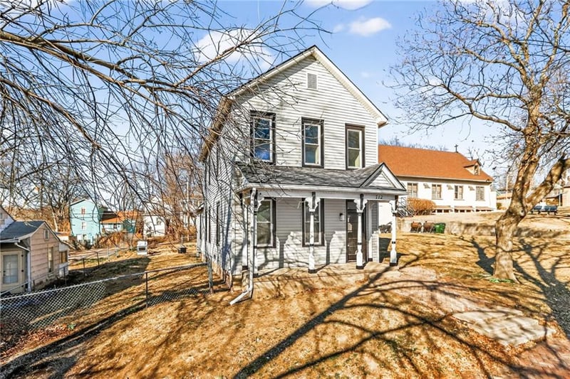 712 Seneca St, Leavenworth, KS 66048