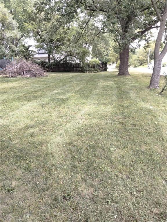 201 School St, Hamilton, MO 64644