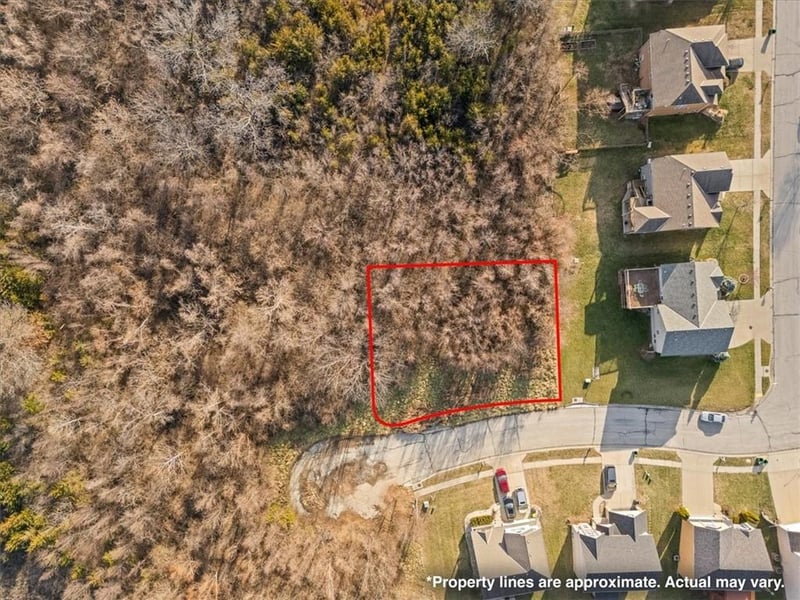 12200 Craig Dr, Grandview, MO 64030