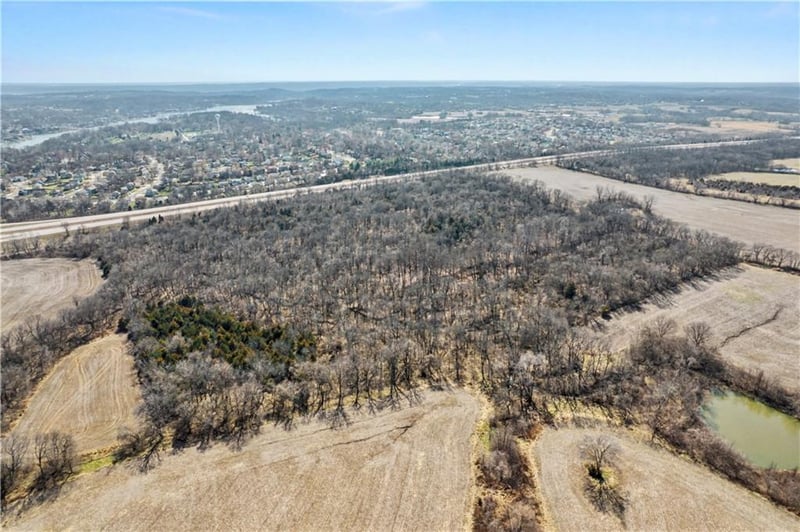 Outer Road West & N Amity Ave, Kansas City, MO 64153