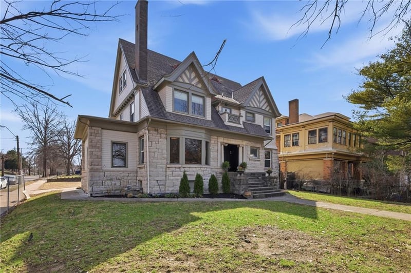 1217 Armour Blvd, Kansas City, MO 64109