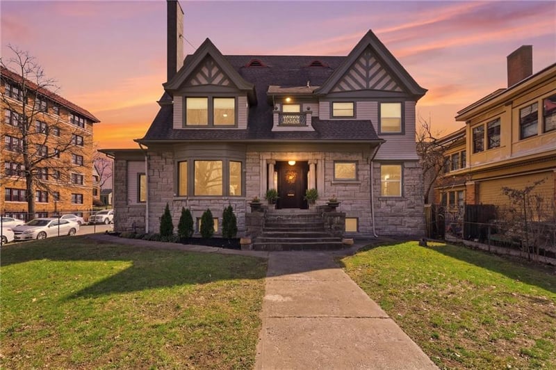 1217 Armour Blvd, Kansas City, MO 64109