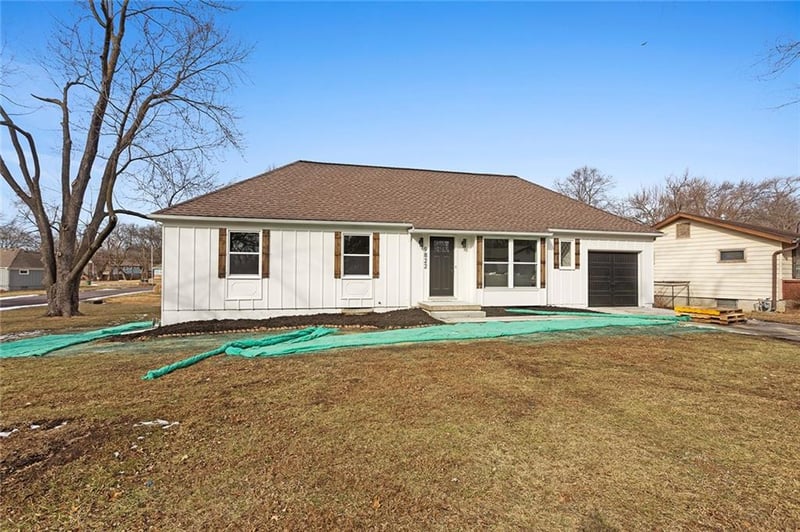 9822 England Dr, Overland Park, KS 66212