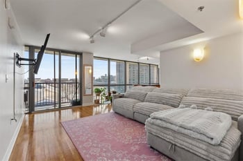 600 Admiral Blvd #904, Kansas City, MO 64106