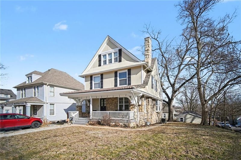 203 Clinton Pl, Kansas City, MO 64123