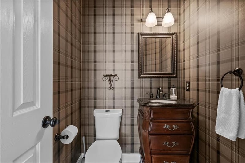 8012 131st Pl, Overland Park, KS 66213