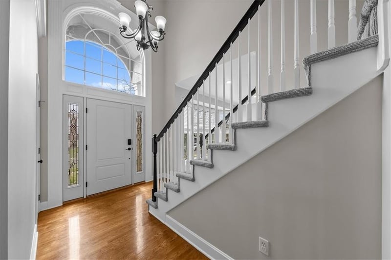 8012 131st Pl, Overland Park, KS 66213