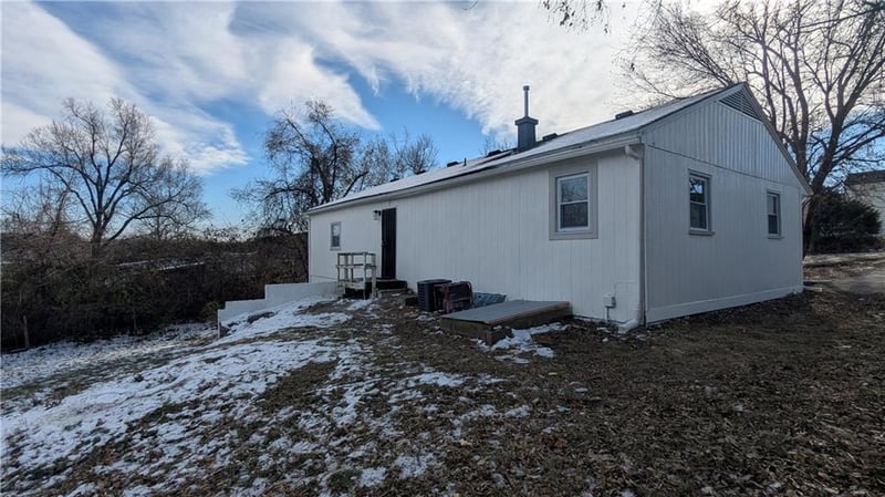 3812 93rd St, Kansas City, MO 64132