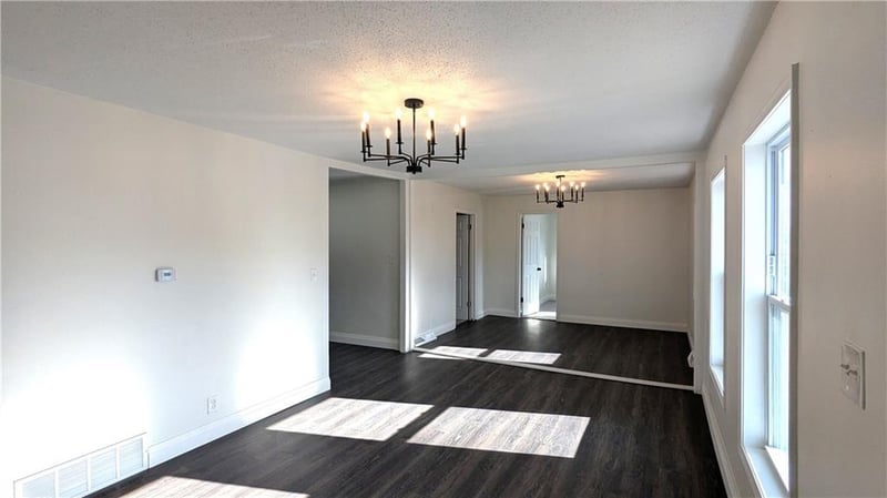 3812 93rd St, Kansas City, MO 64132