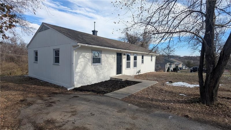 3812 93rd St, Kansas City, MO 64132