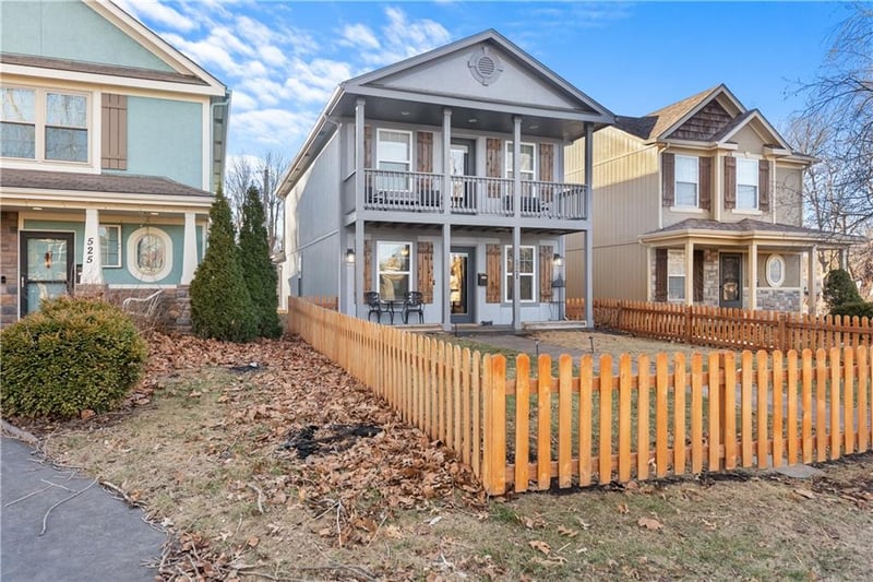 521 15th St, Blue Springs, MO 64015