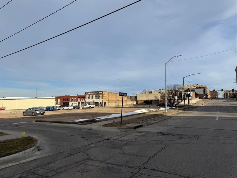 204 5th St, Topeka, KS 66603