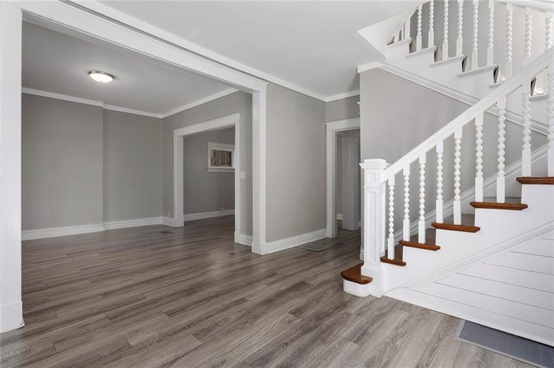 915 29th St, Kansas City, MO 64109