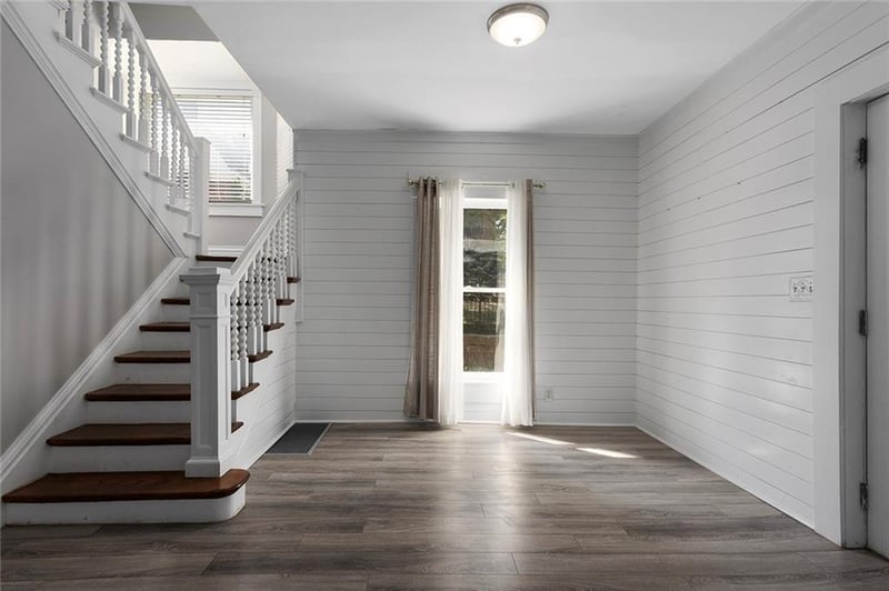 915 29th St, Kansas City, MO 64109