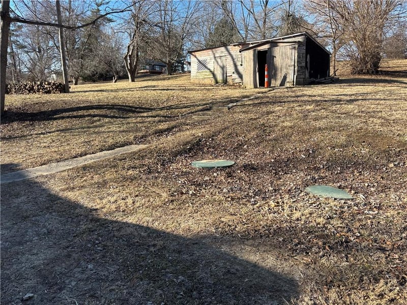 4502 Orchard Rd, St Joseph, MO 64506