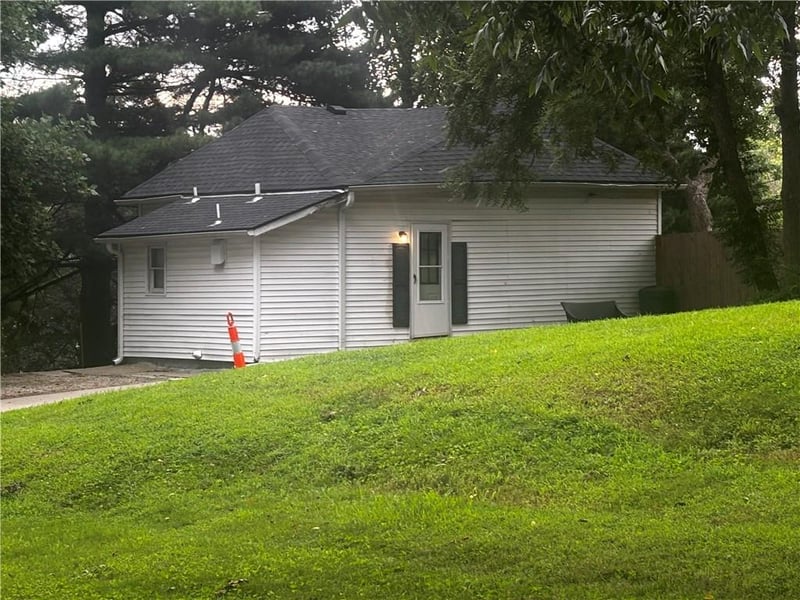 4502 Orchard Rd, St Joseph, MO 64506