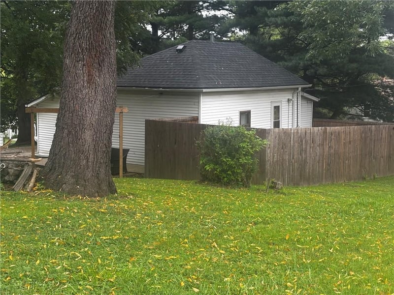 4502 Orchard Rd, St Joseph, MO 64506