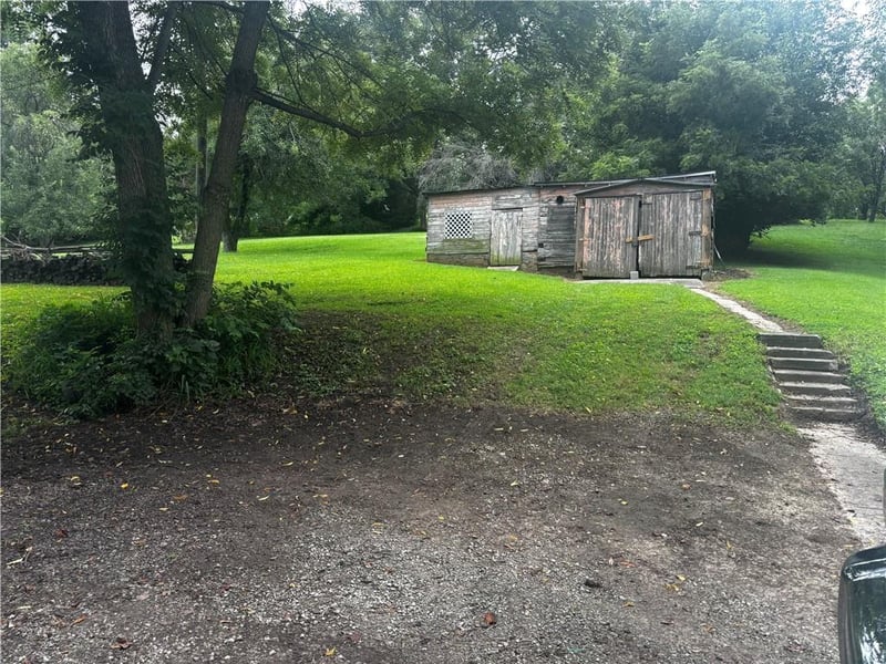 4502 Orchard Rd, St Joseph, MO 64506