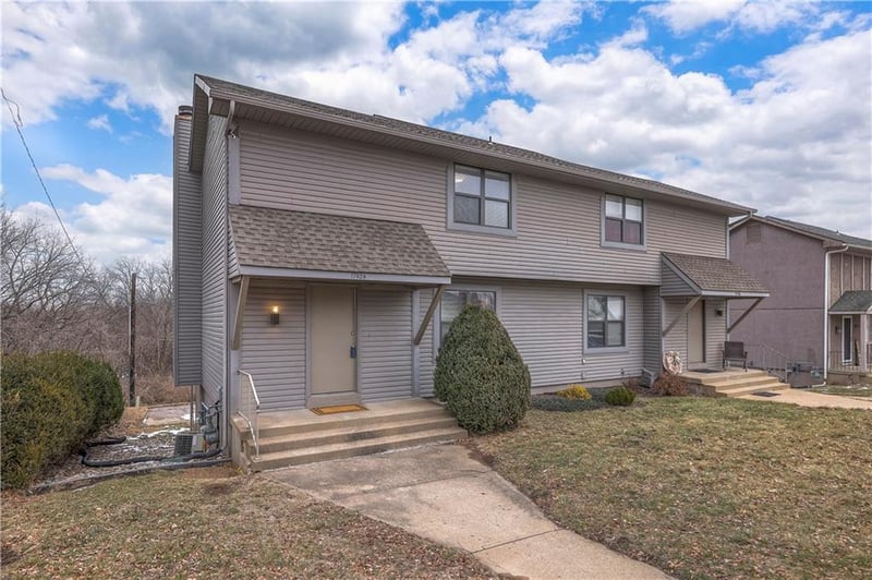 17424 41st Ter, Independence, MO 64055