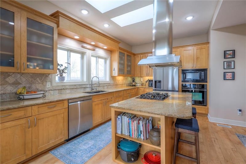 1123 49th St, Kansas City, MO 64110