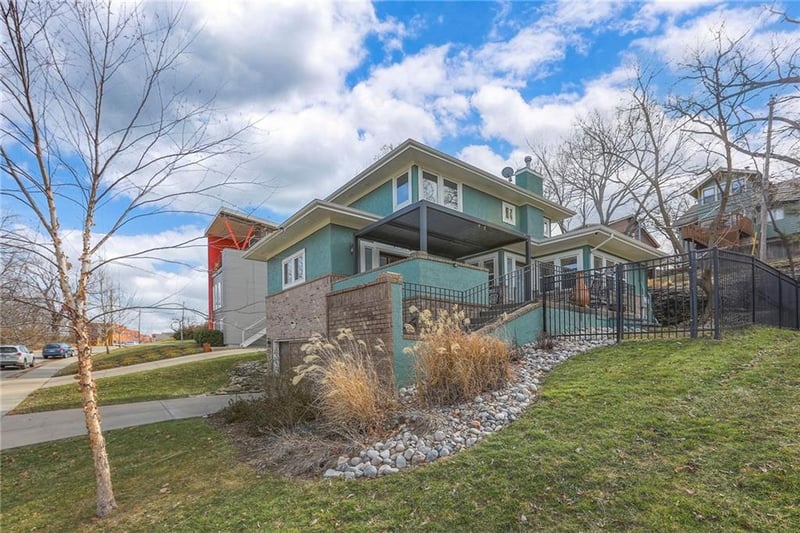 1123 49th St, Kansas City, MO 64110