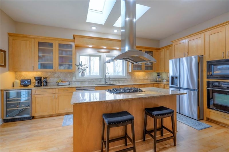 1123 49th St, Kansas City, MO 64110