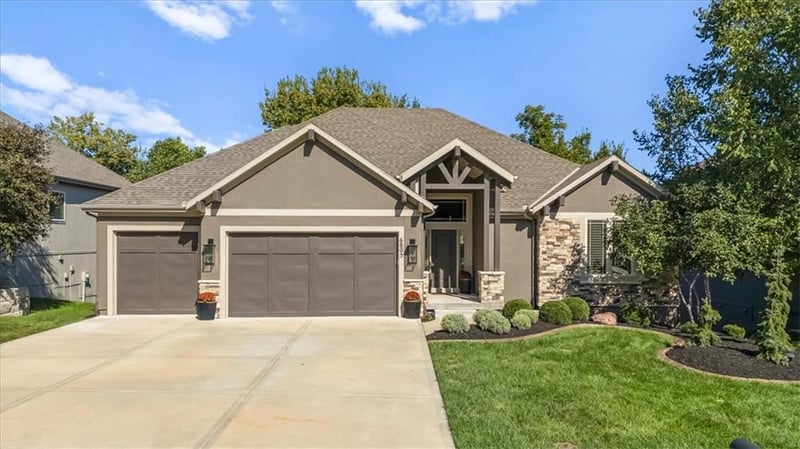 6805 Millbrook St, Shawnee, KS 66218