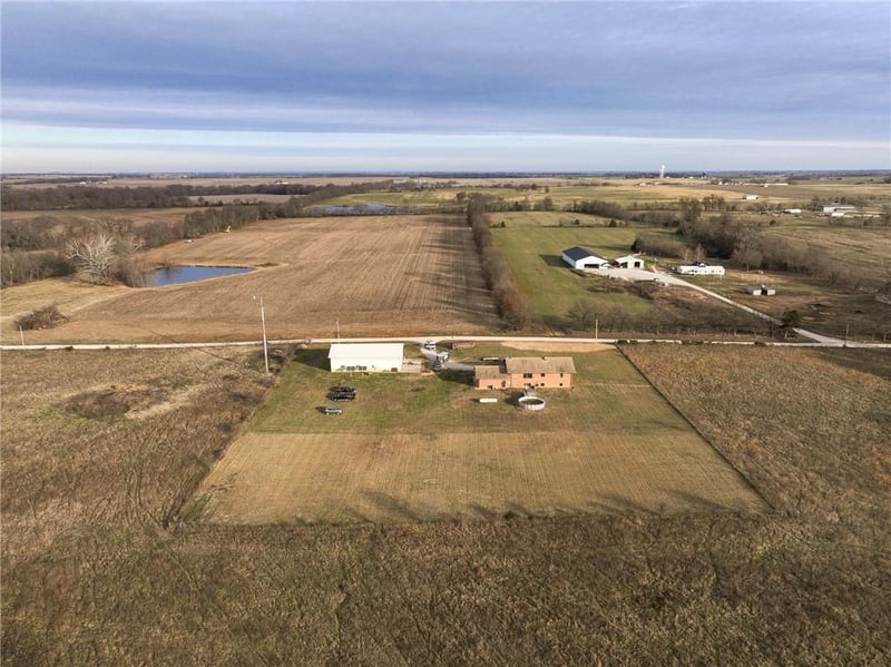 27668 Katy Rd, Walker, MO 64790
