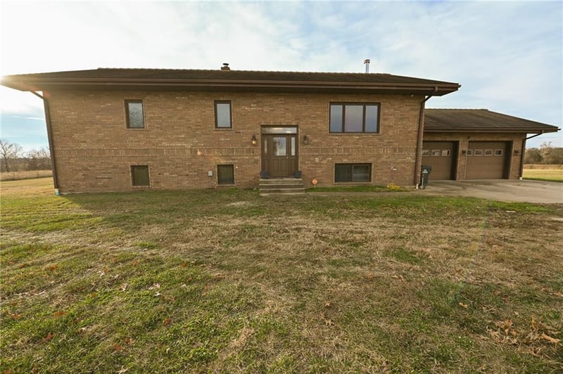 27668 Katy Rd, Walker, MO 64790