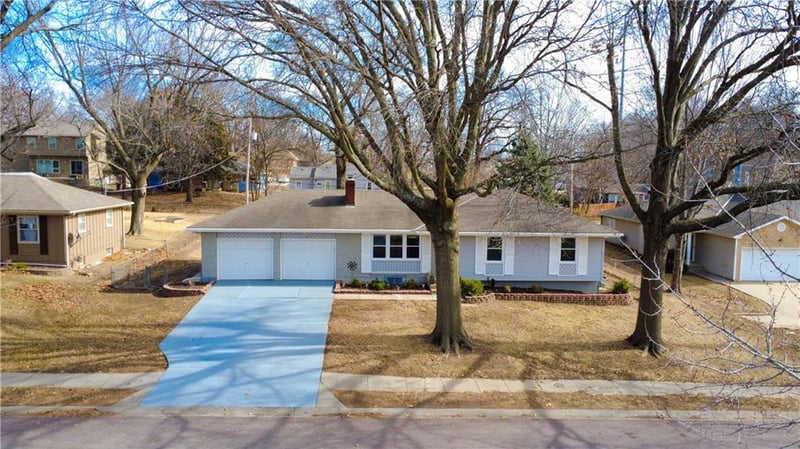 8635 Larsen St, Overland Park, KS 66214