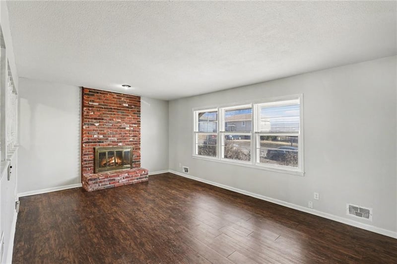 8806 Ford Ave, Kansas City, MO 64138