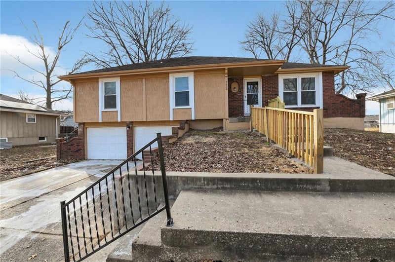 7509 127 St, Grandview, MO 64030
