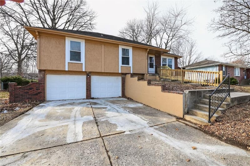 7509 127 St, Grandview, MO 64030