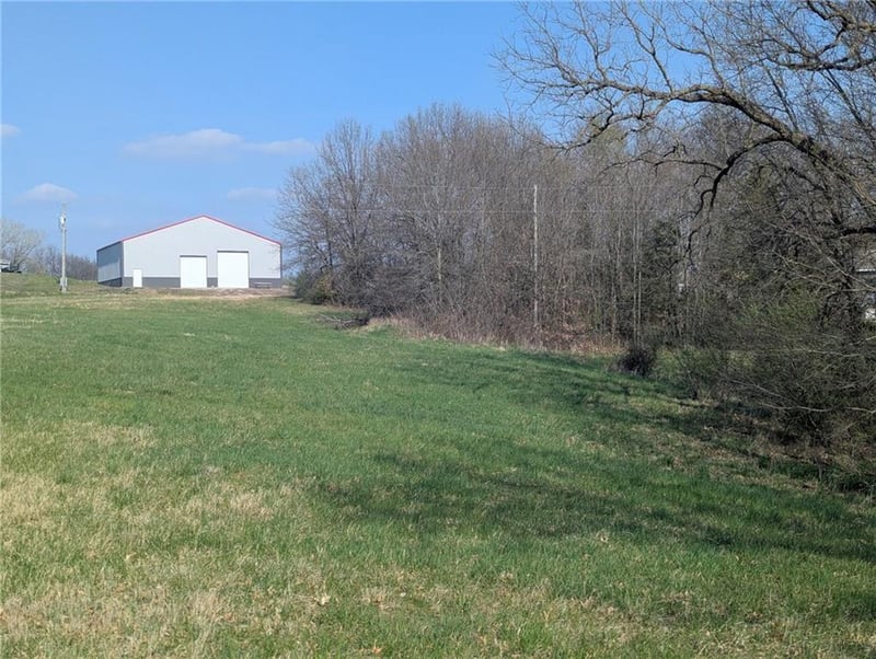 Cessna Lot 2541 Rd, Gallatin, MO 64640