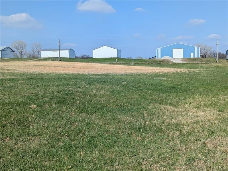 Cessna Lot 2541 Rd, Gallatin, MO 64640