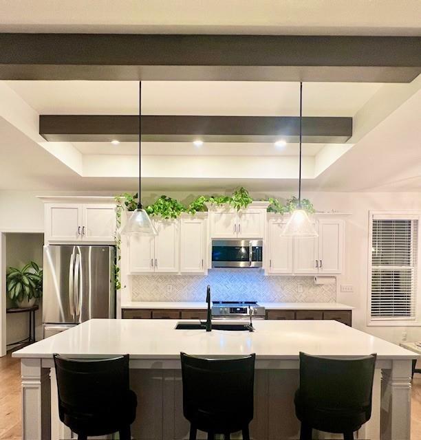 1833 Ravenwood Dr, Lee's Summit, MO 64086