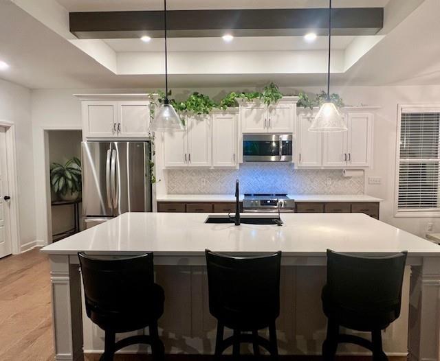 1833 Ravenwood Dr, Lee's Summit, MO 64086