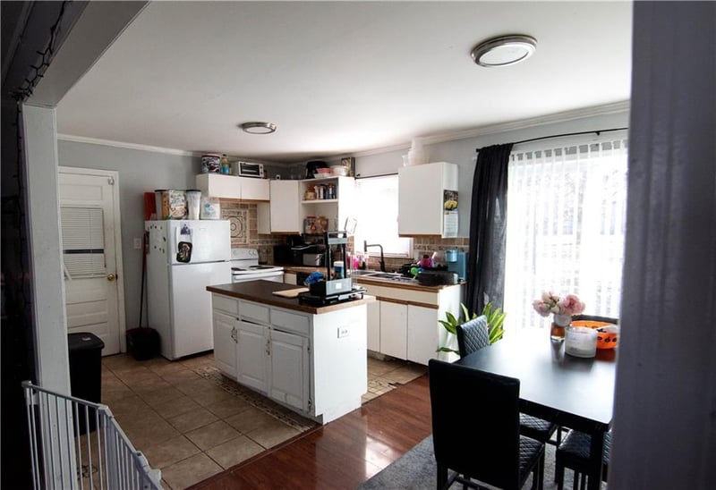 5433 Willow Ave, Raytown, MO 64133