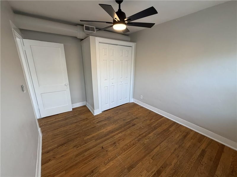 206 W 34th St, Kansas City, MO 64111