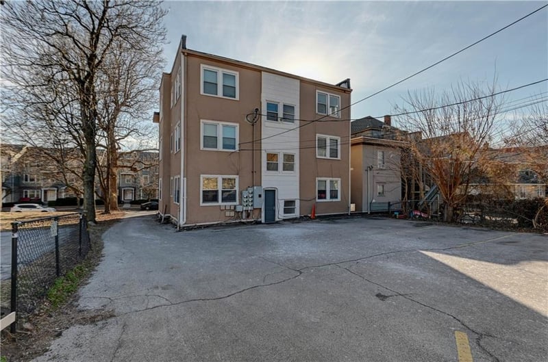 206 W 34th St, Kansas City, MO 64111