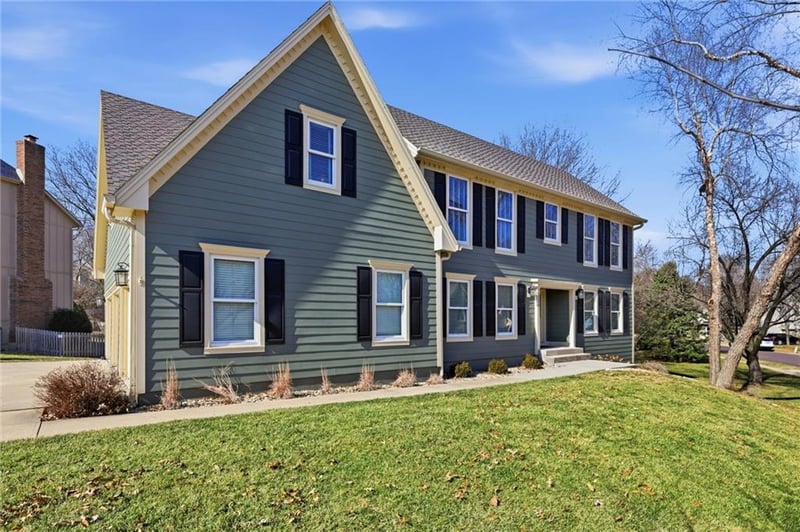 12526 Walmer St, Overland Park, KS 66209