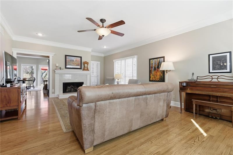 12526 Walmer St, Overland Park, KS 66209