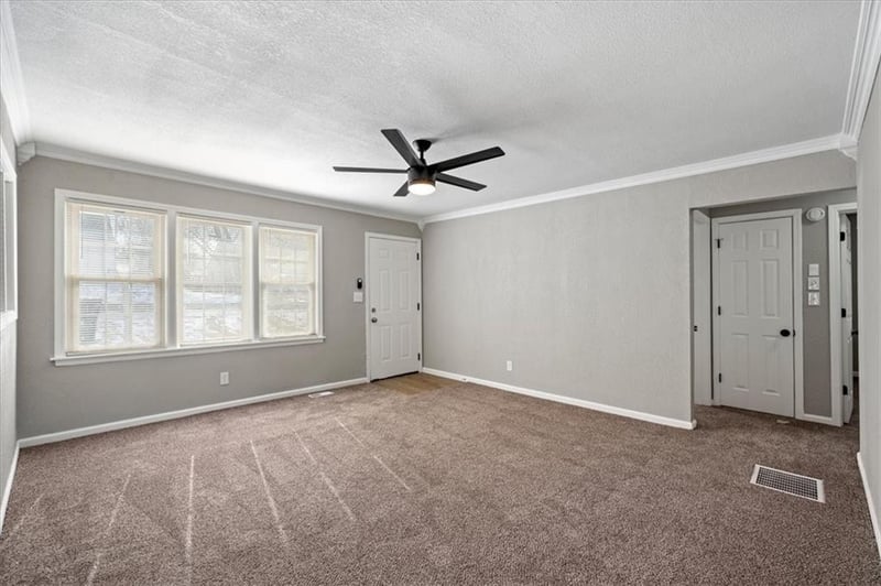 7404 56th Ter, Kansas City, MO 64129